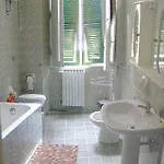 Lucky House Hotel