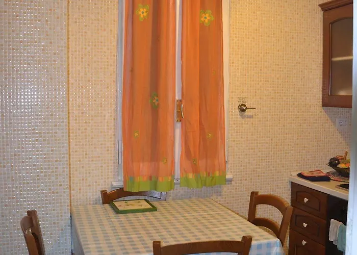 Hotel Lucky House 2*