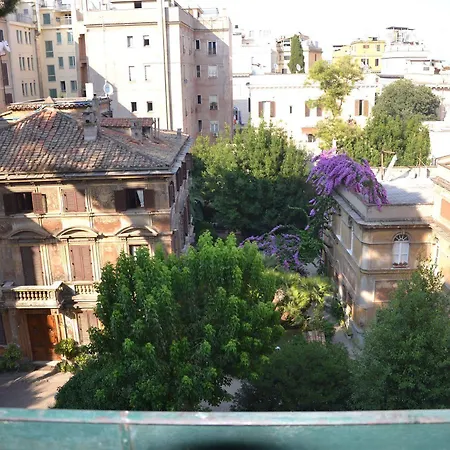 Hotel Lucky House 2*