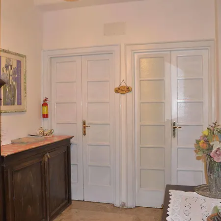 酒店 Lucky House 2*